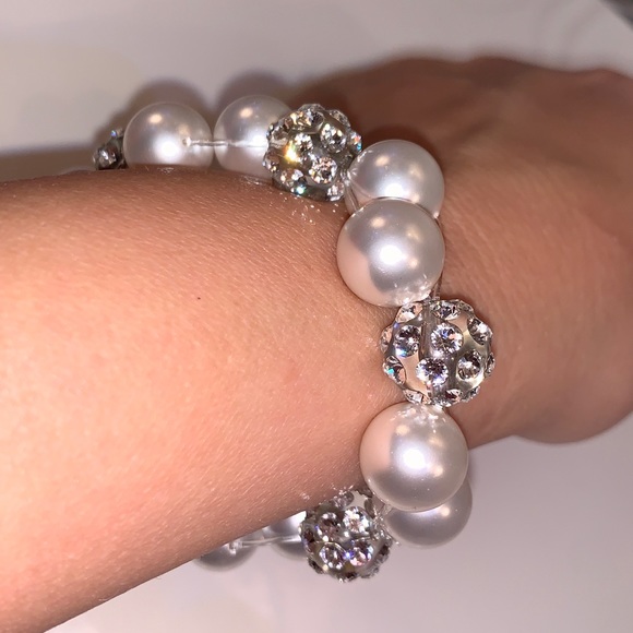 Women’s Pearl stretch bracelet with Swarovski crystals ball bracelet for wedding - Picture 9 of 13